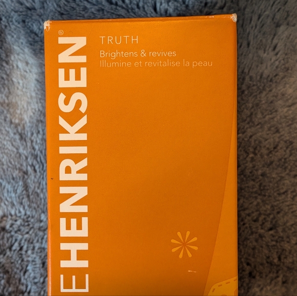 OLEHENRIKSEN Truth Juice Daily Cleanser 5 fl.oz. 150mL - Picture 3 of 14